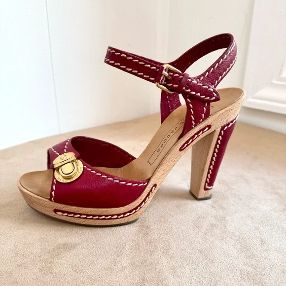 Gorgeous MARC JACOBS Sangria Wood Heeled Buckle Sandals 38 8 Platform Italy $690 - Picture 4 of 14
